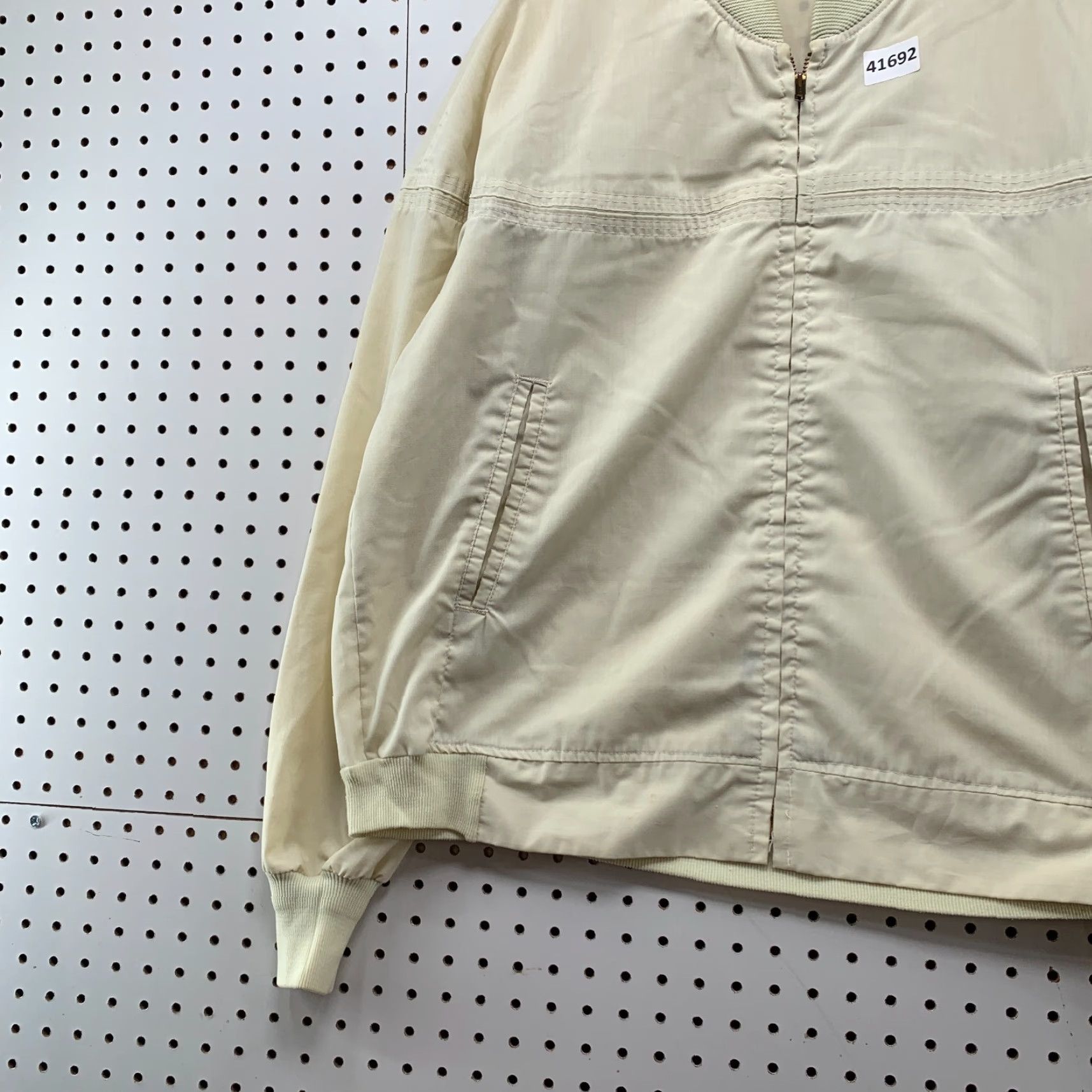 Penn VINTAGE J. C. Penney Lightweight Bomber Jacket Mens XL Ivory 70s Zipper Made USA 25x27 Mens Clothing Size US XL / EU 56 / 4 - 5 Thumbnail
