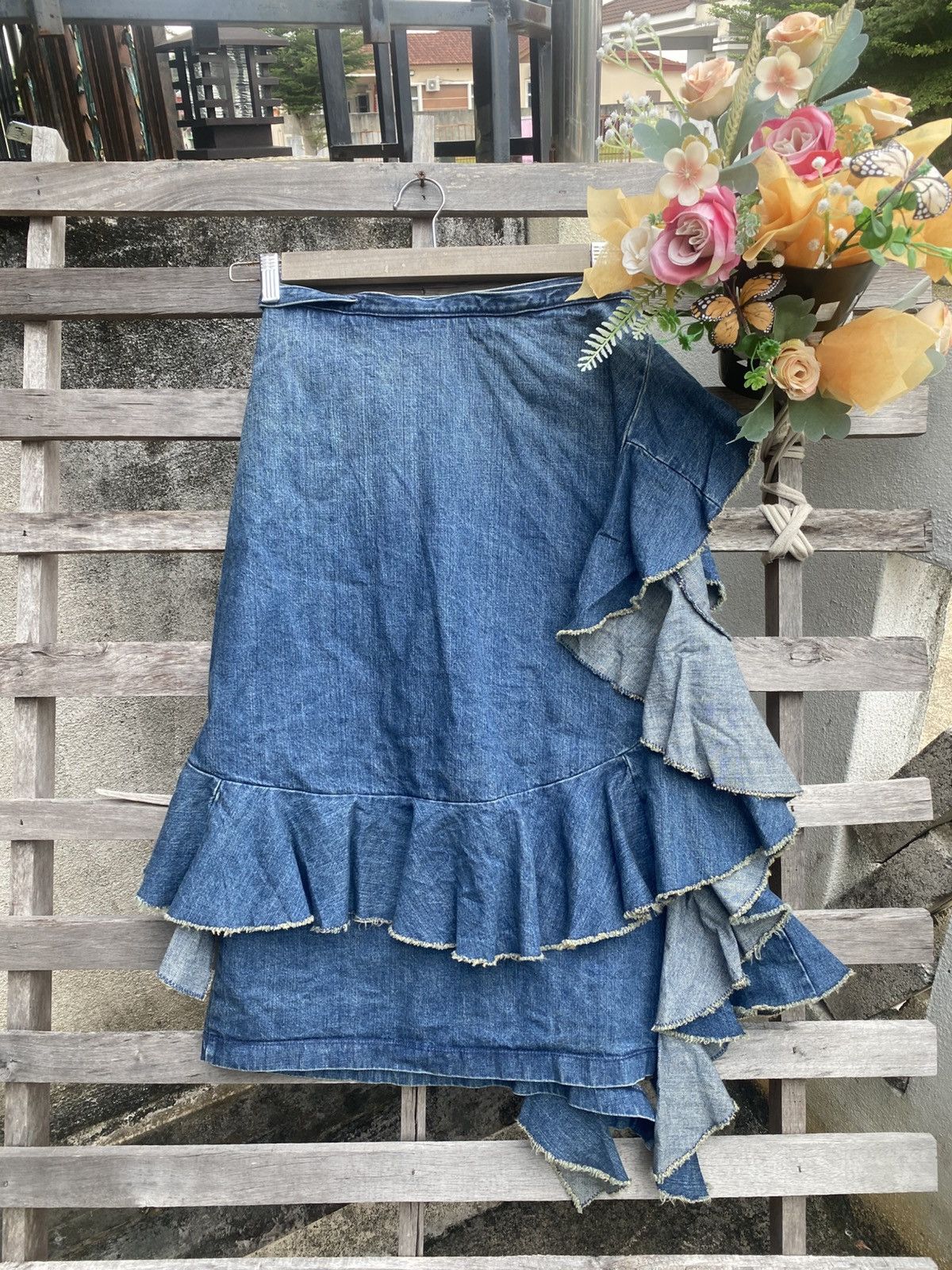 If Six Was Nine Jw Anderson x Uniqlo denim midi skirt Size 27" / US 4 / IT 40 - 6 Thumbnail