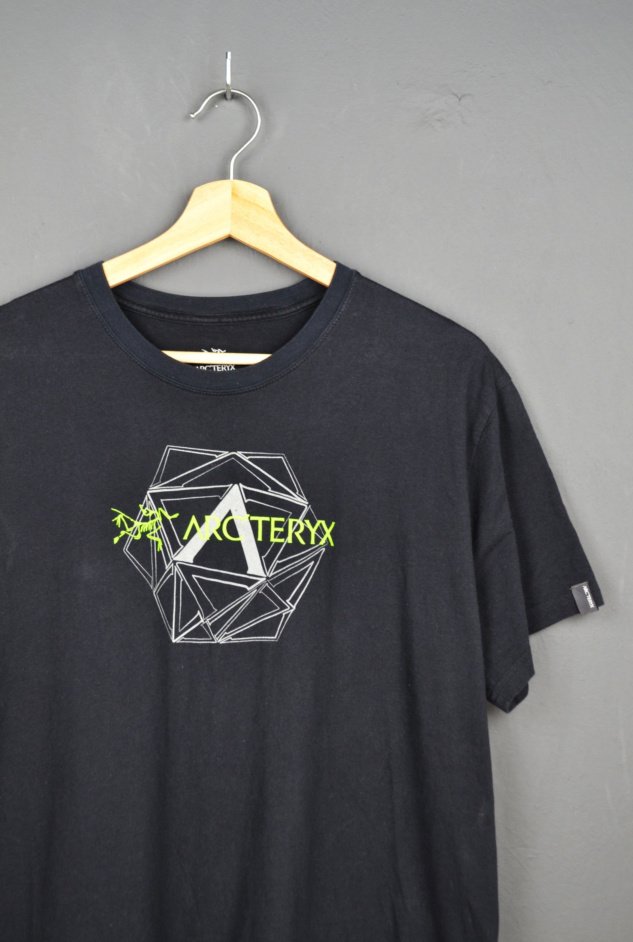 Arc'teryx Arc’teryx Graphic T Shirt XL Black Cotton Size US XL / EU 56 / 4 - 3 Thumbnail