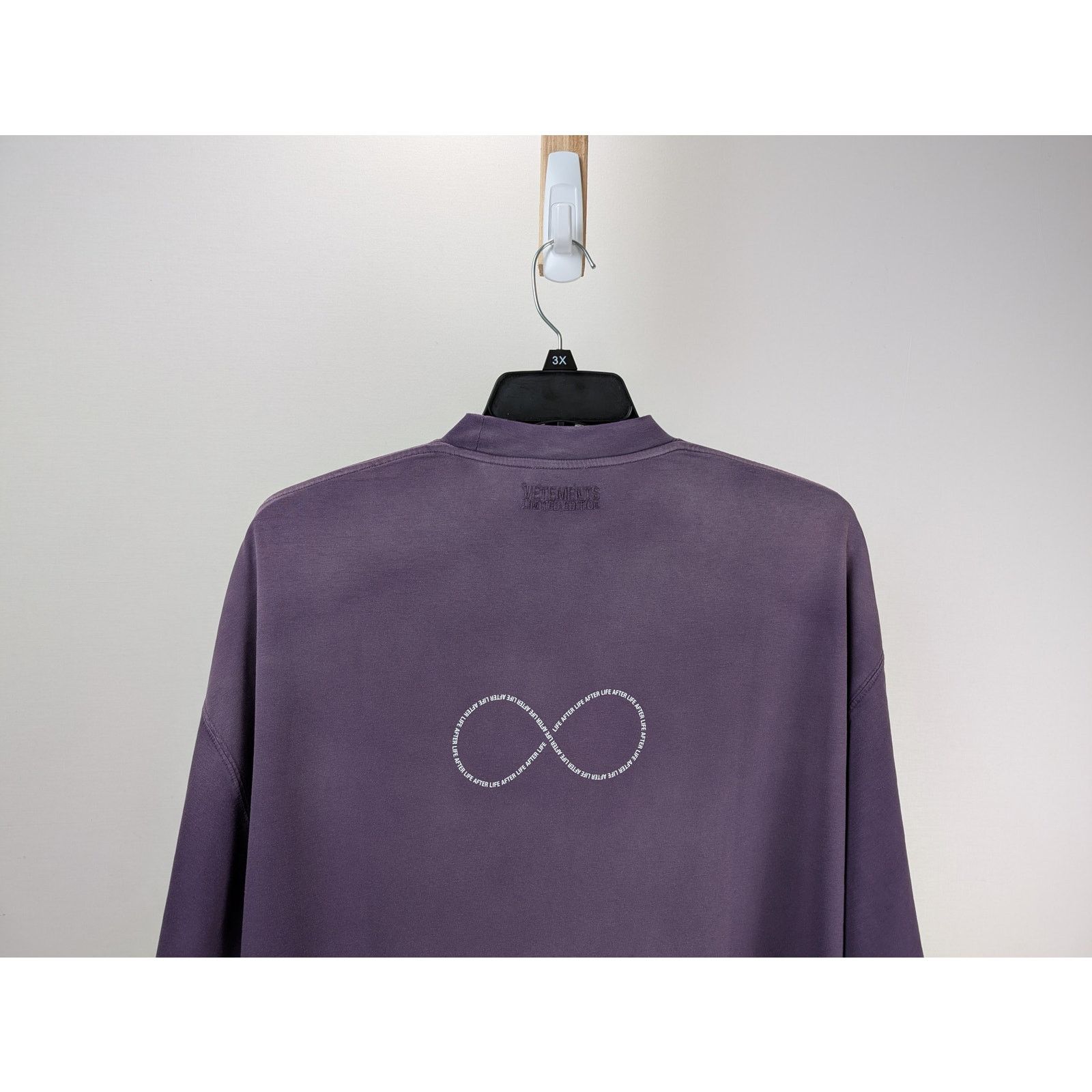 Vetements o1rshd1 Infinite Logo T-Shirt in Purple Size US XS / EU 42 / 0 - 8 Thumbnail