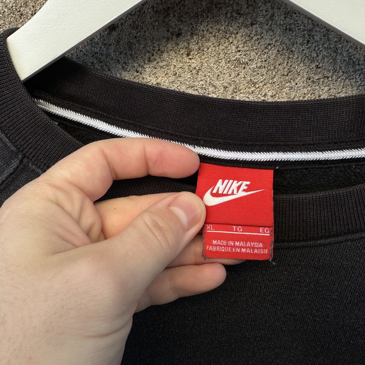 20471120 Vintage Nike Sweatshirt Small Logo Size XL Trashed Hype Size US XL / EU 56 / 4 - 6 Thumbnail