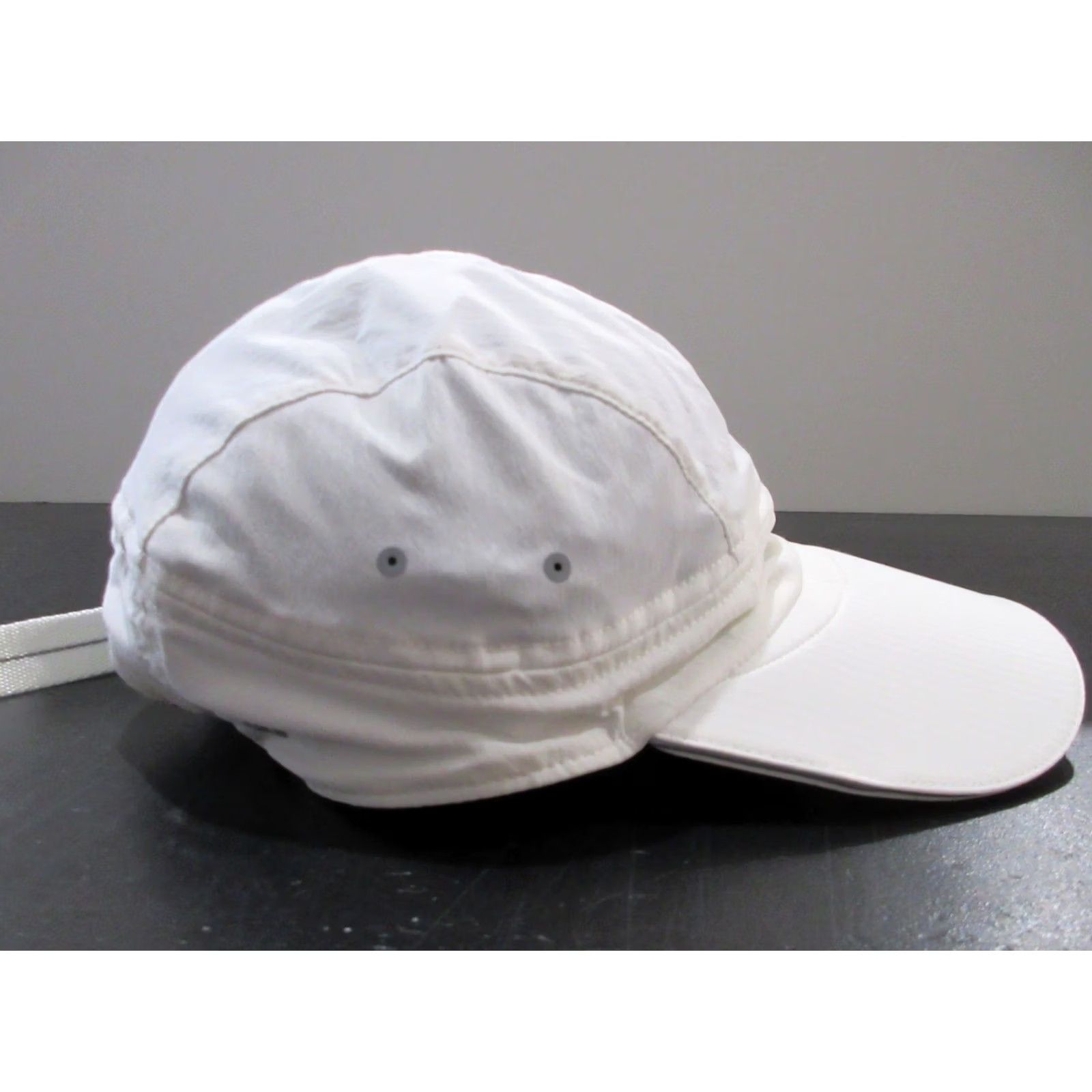 Lululemon Cap Hat White Strap Back Lightweight Running  display picture 1