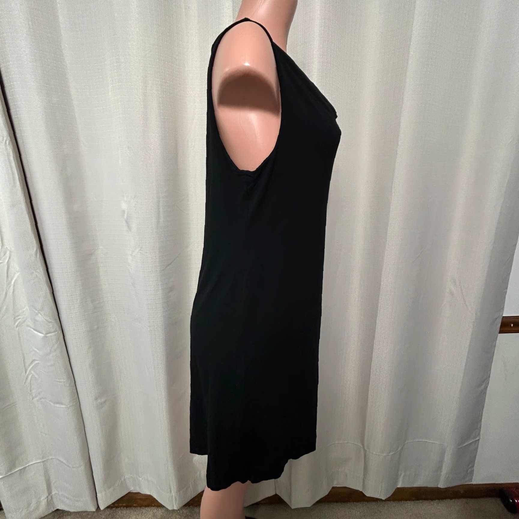 Eileen Fisher Sleeveless Knee Length Pullover Dress Women's M Black Shift Casual Classic Stretch