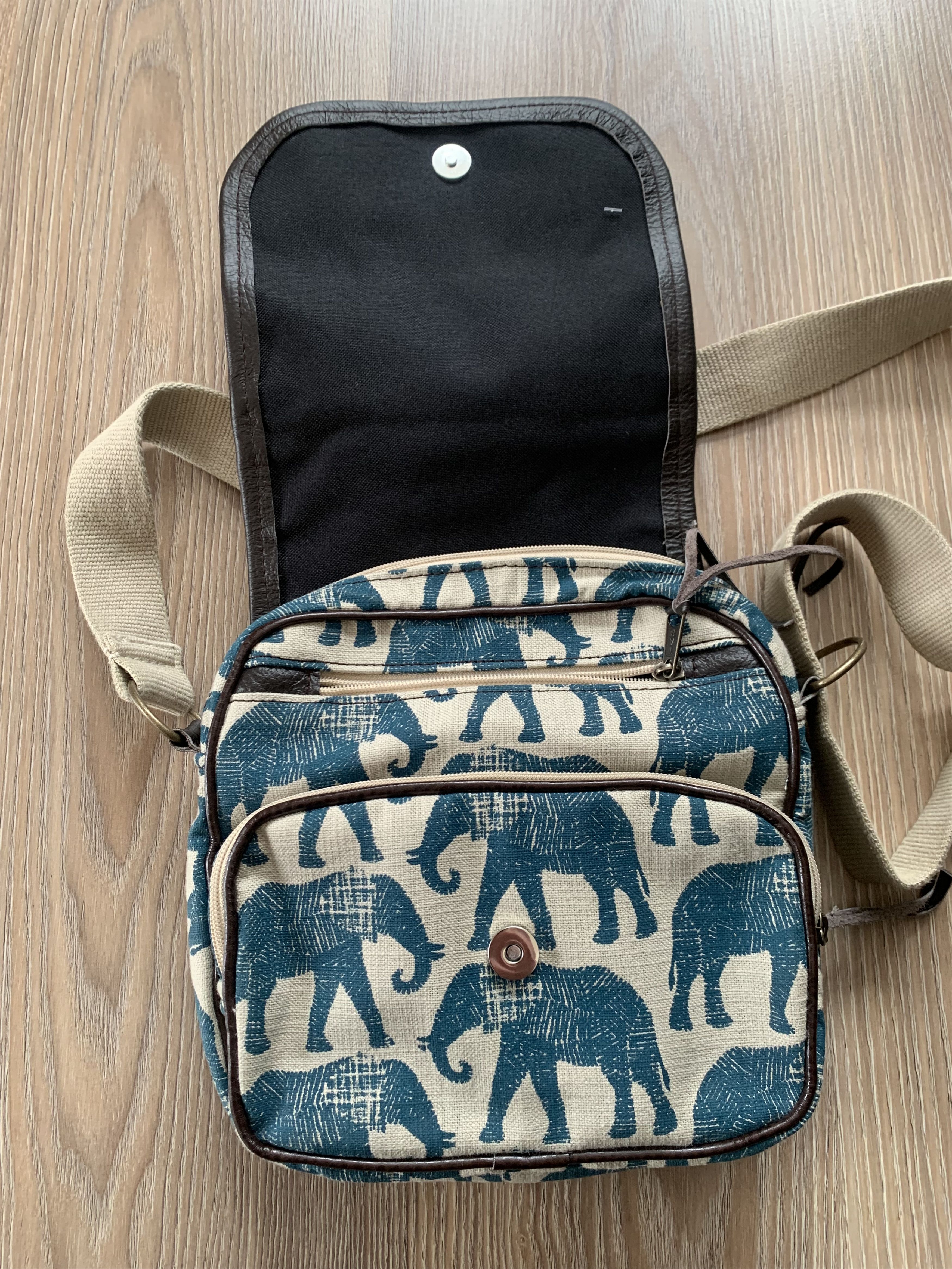 Other Hand Made Mongoose Flip Over Bag Size ONE SIZE - 7 Thumbnail