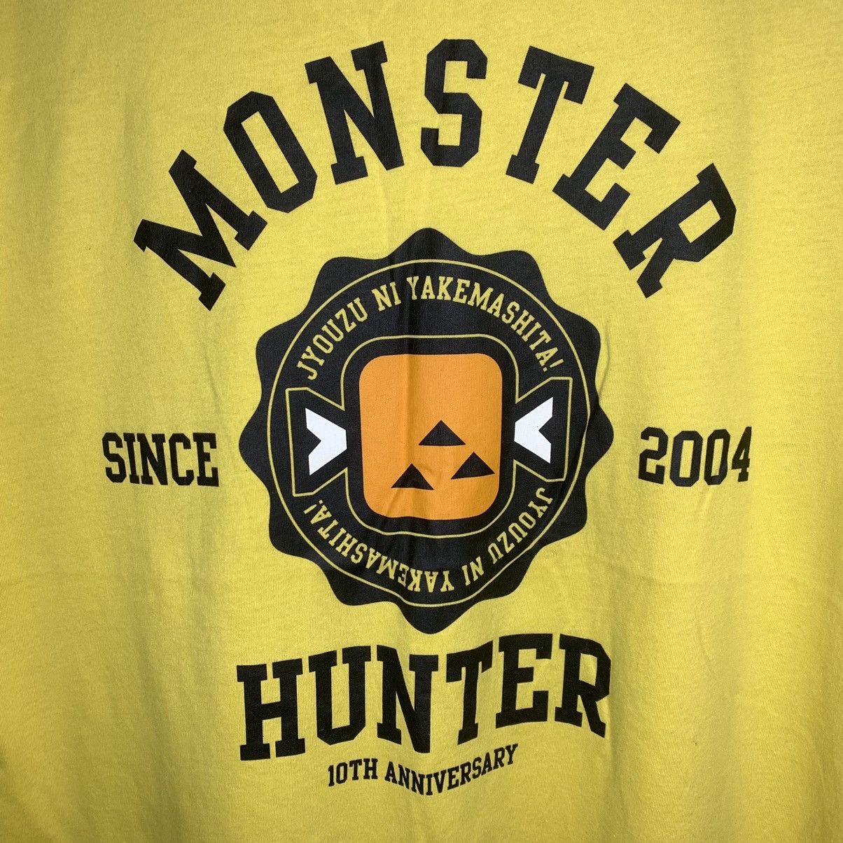 Anime × Japanese Brand × Vintage Vintage Uniqlo X Monster Hunter Anime T-shirt Size US M / EU 48-50 / 2 - 3 Thumbnail
