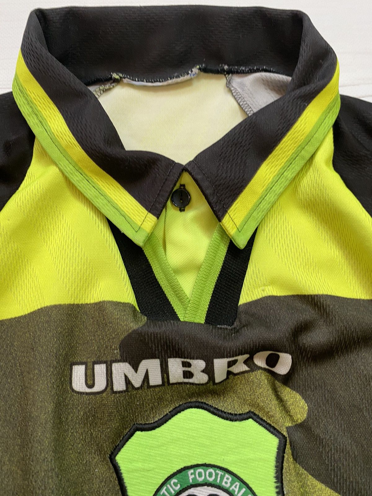 Umbro × Vintage Vintage Umbro Celtic 1996 1998 Away Soccer Shirt Football Size US M / EU 48-50 / 2 - 5 Thumbnail