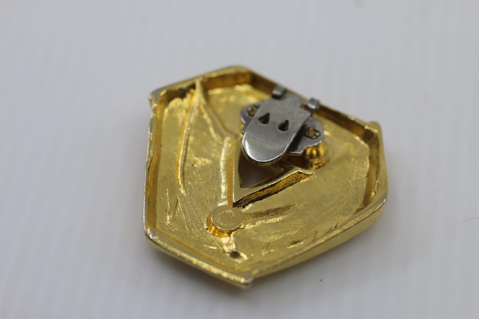 The Unbranded Brand Vintage Geometric Gold Tone Brooch Abstract Metal Pin Size ONE SIZE - 3 Thumbnail