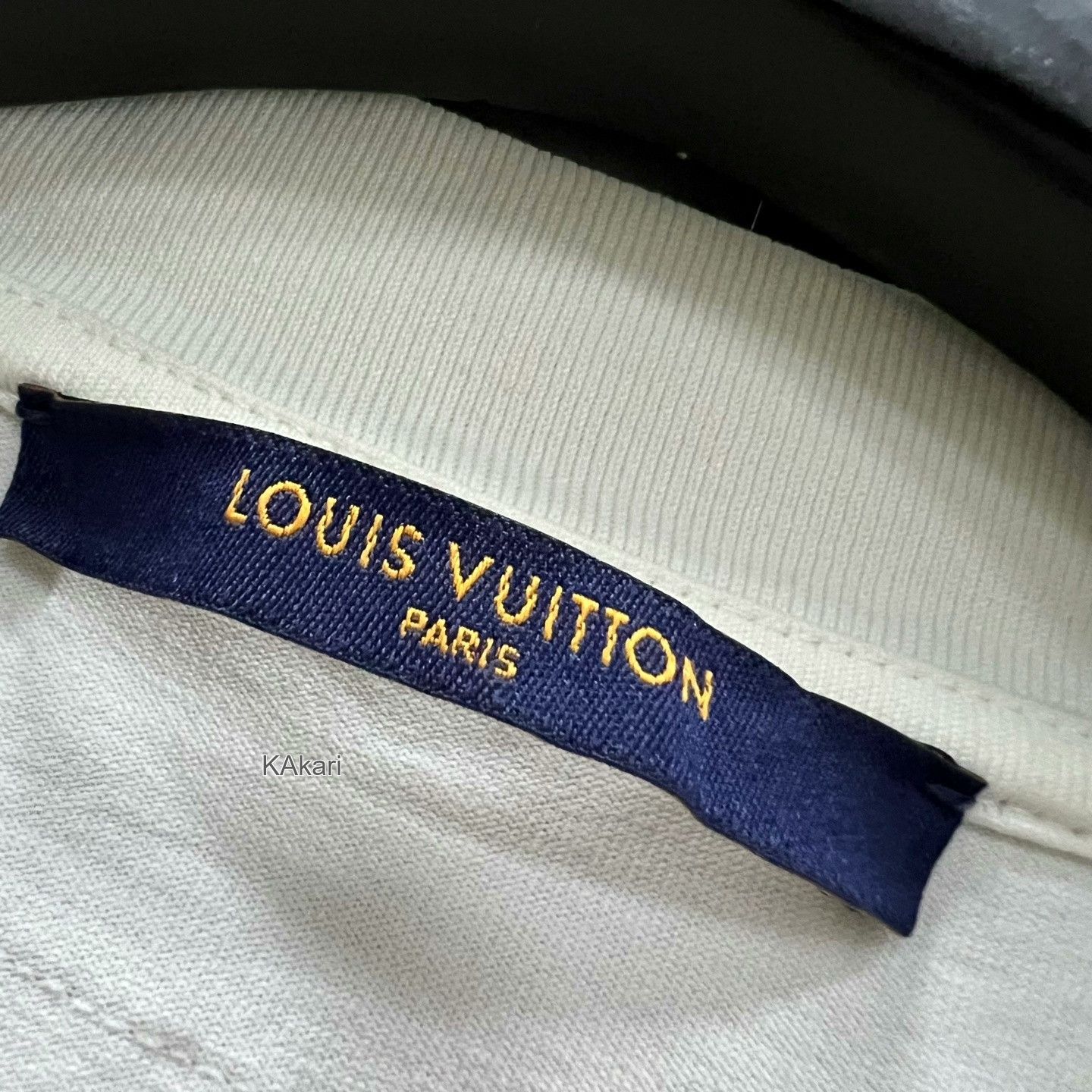 Louis Vuitton Louis Vuitton Solid Embroidered Logo T-shirt Size US XL / EU 56 / 4 - 3 Thumbnail