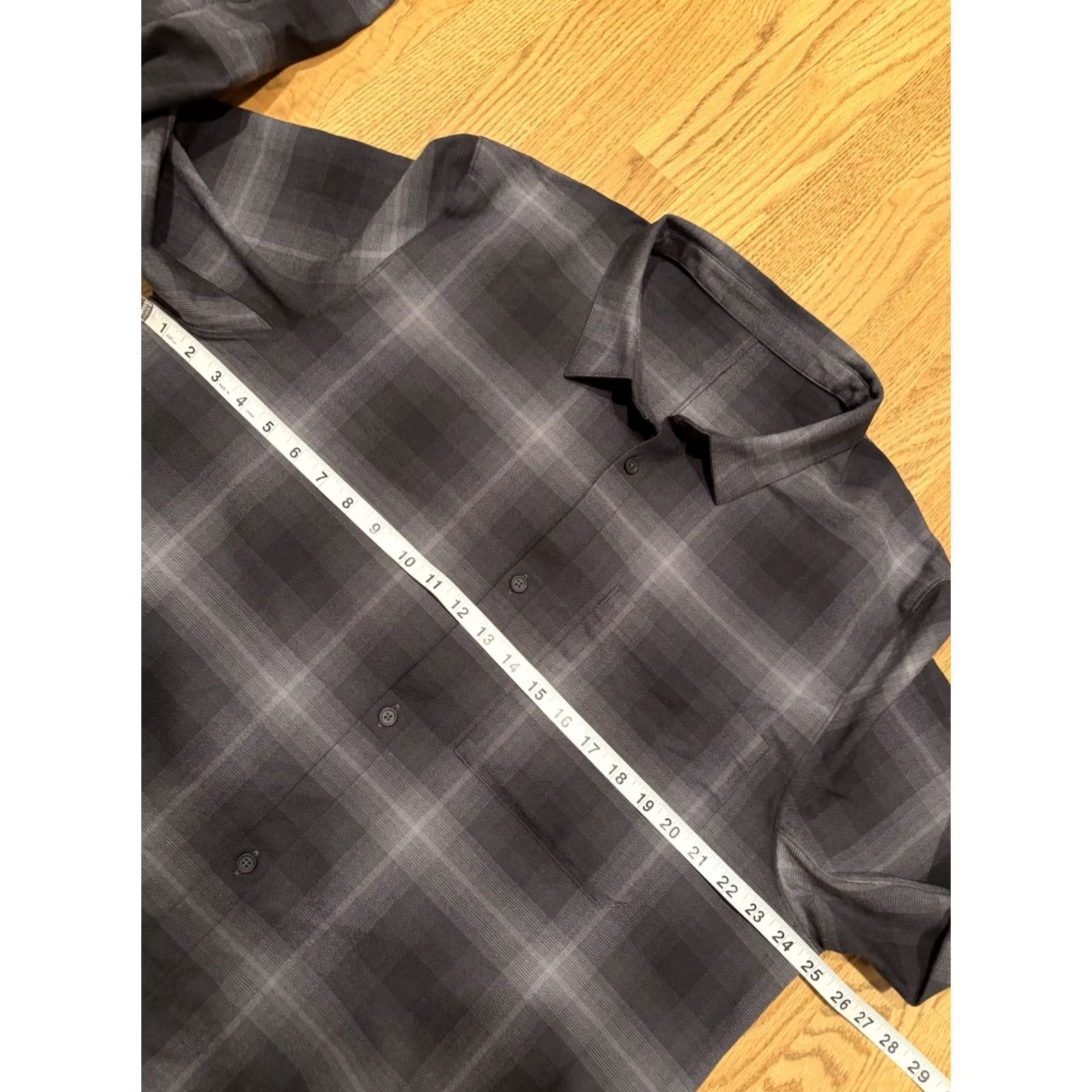 Lululemon Lululemon Button-Up Shirt Men’s XL Grey Black Long Sleeve Zip Pocket Flannel Size US XL / EU 56 / 4 - 5 Thumbnail
