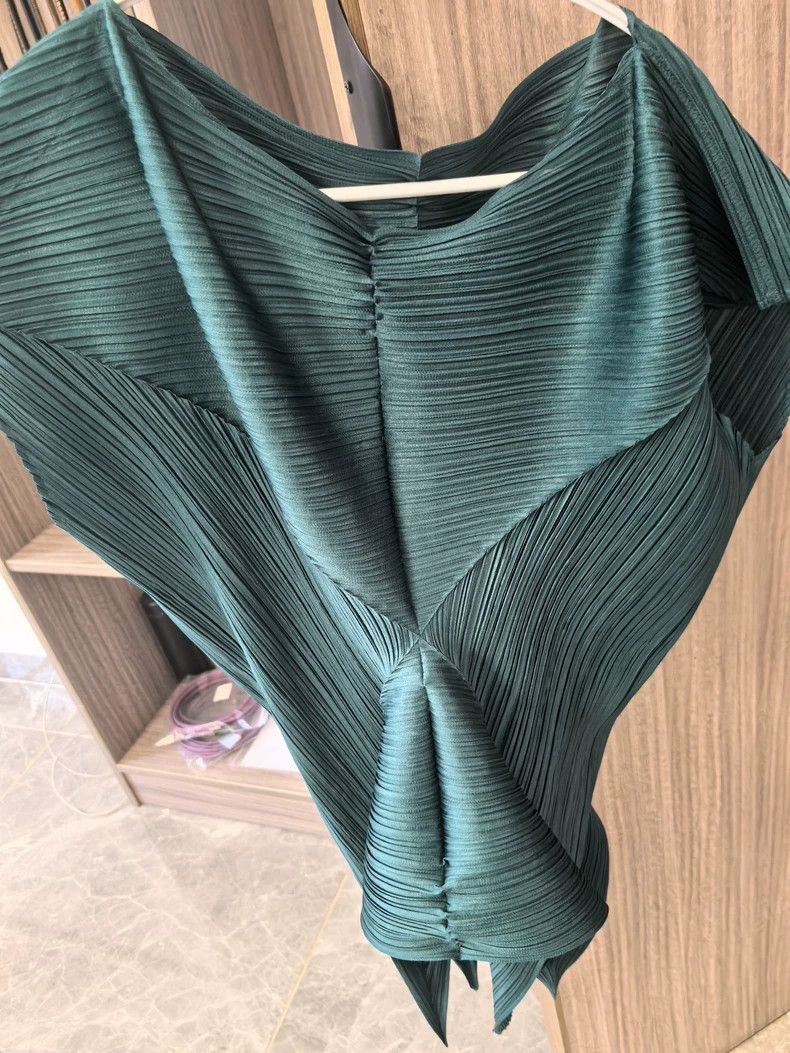 Issey Miyake Issey Miyake size:one size Green pleated short-sleeved shi Size XS / US 0-2 / IT 36-38 - 2 Thumbnail