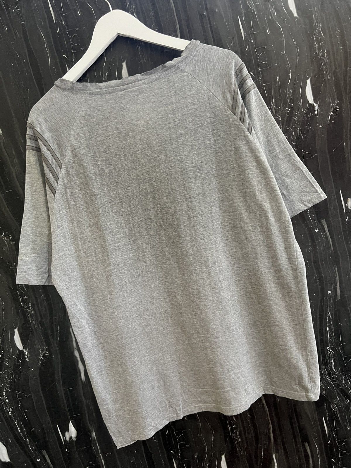 Adidas Vintage Adidas T-Shirt Faded– Classic Logo, Tag Missing Size US M / EU 48-50 / 2 - 4 Thumbnail