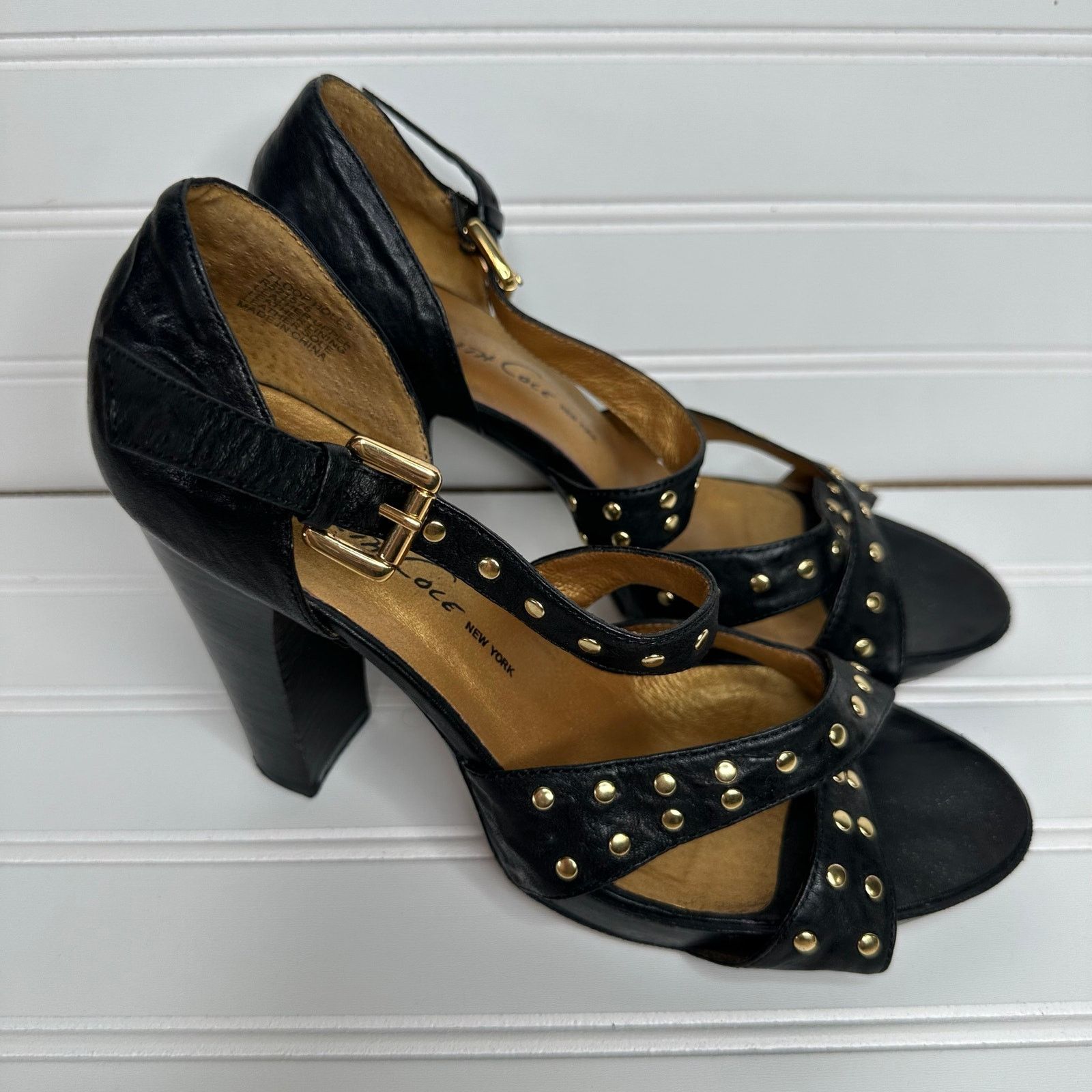 Kenneth Cole Kenneth Cole NY size 7 leather black strappy heels studded Size US 7 / IT 37 - 3 Thumbnail