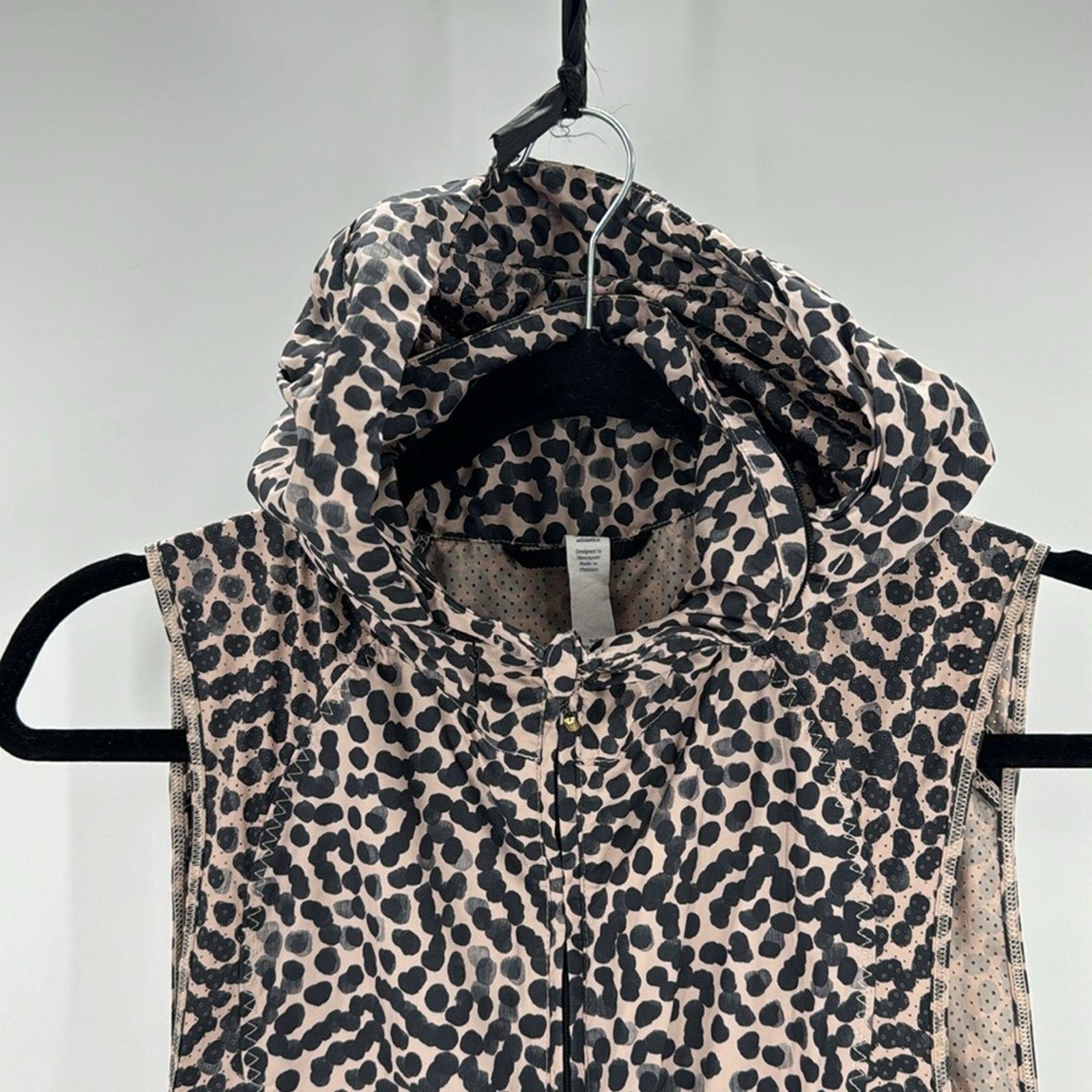 Lululemon Lululemon Pack-It Vest Ace Spot Grain Black cheetah size 6 Size M / US 6-8 / IT 42-44 - 4 Thumbnail