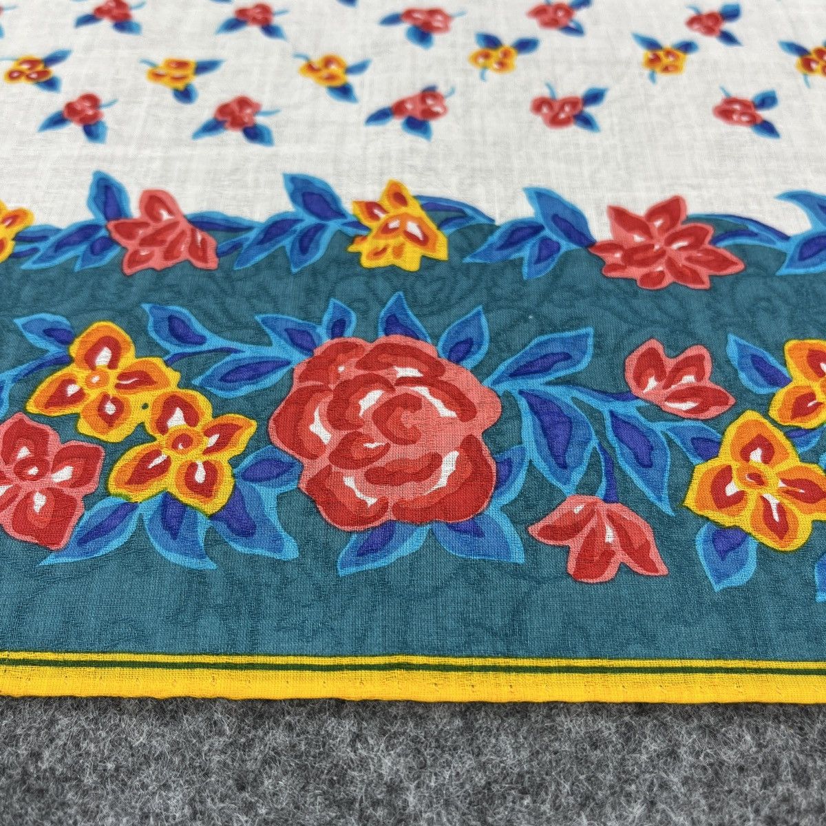 Vintage Yves Saint Laurent Handkerchief / Neckerchief B1218 Size ONE SIZE - 6 Thumbnail