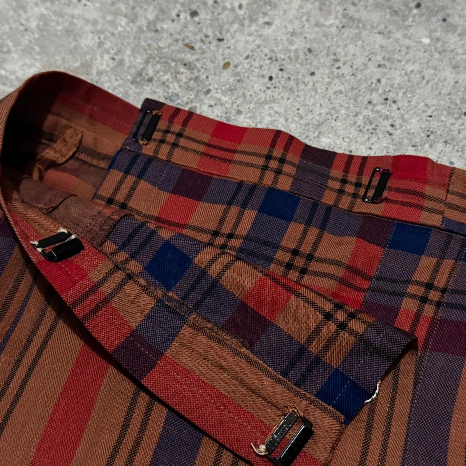 Yves Saint Laurent 70s-80s Yves Saint Laurent plaid skirt Size 28" / US 6 / IT 42 - 5 Thumbnail