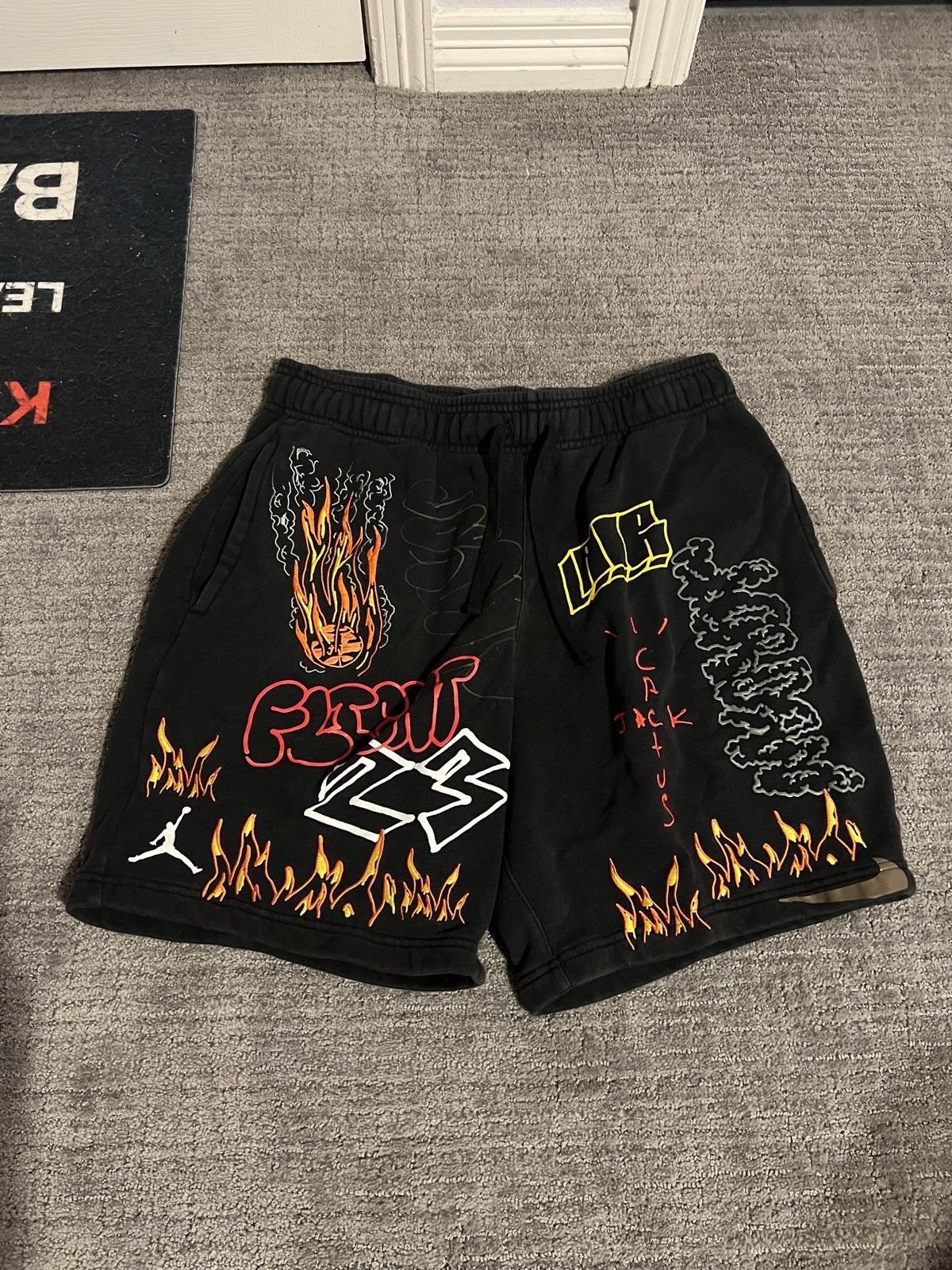 travis scott mj fleece short black