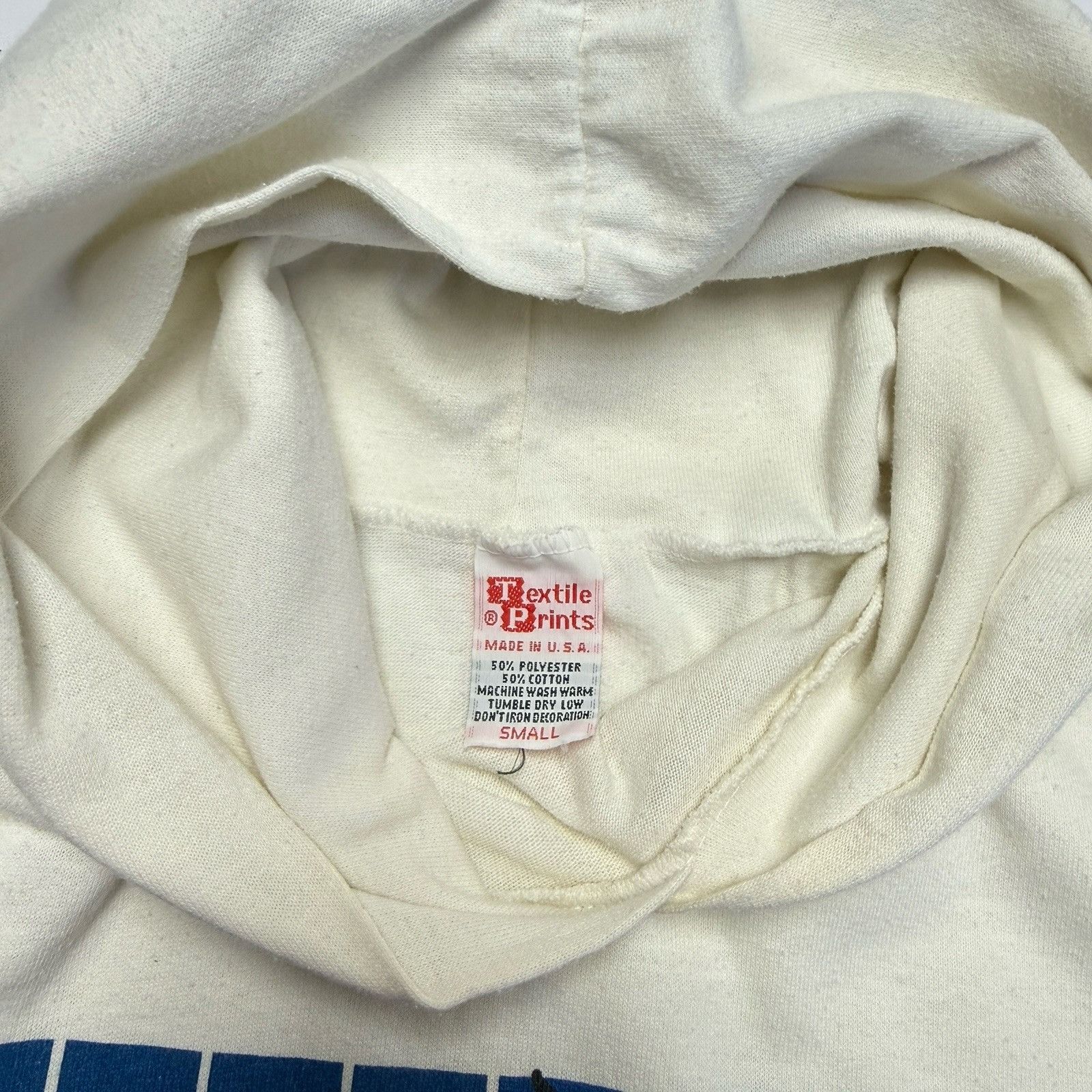 Vintage Vintage 80s Six Flags Magic Mountain T Shirt Hood Long Sleev Size US S / EU 44-46 / 1 - 12 Thumbnail