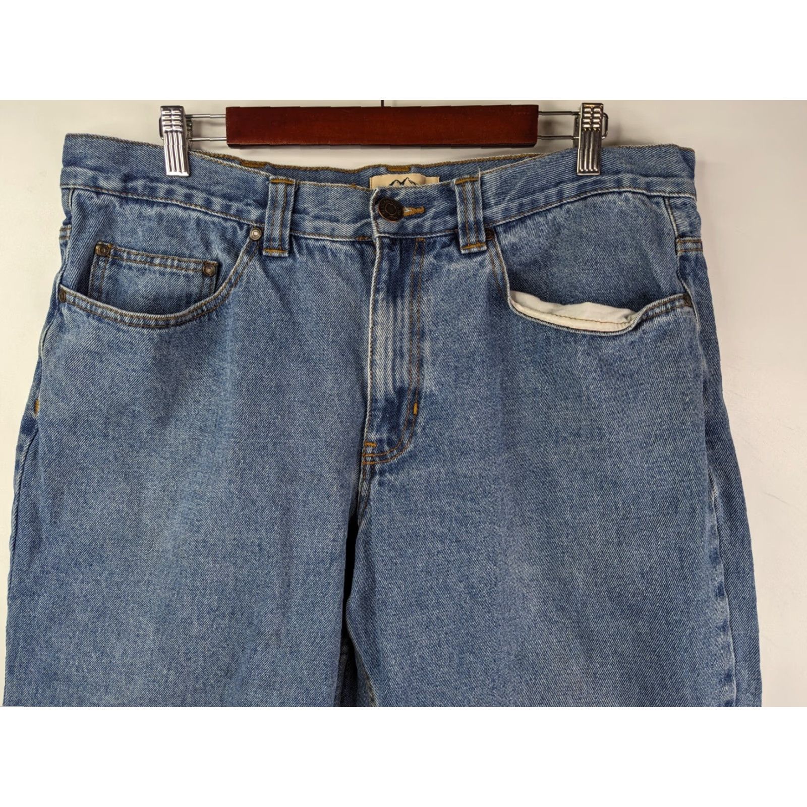 The Mountain Blue Mountain Jeans Men's 38x30 Denim Straight 100% Cotton Blue Mountain Blue Denim Straight Light Jeans Men's Size 38x30 100% Cotton Size US 38 / EU 54 - 2 Thumbnail