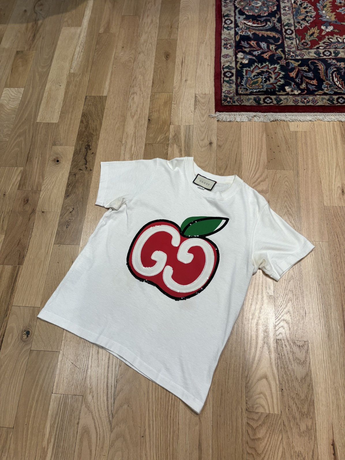 Gucci Gucci Mens Sequin Apple Tee Size Small Size US S / EU 44-46 / 1 - 1 Thumbnail