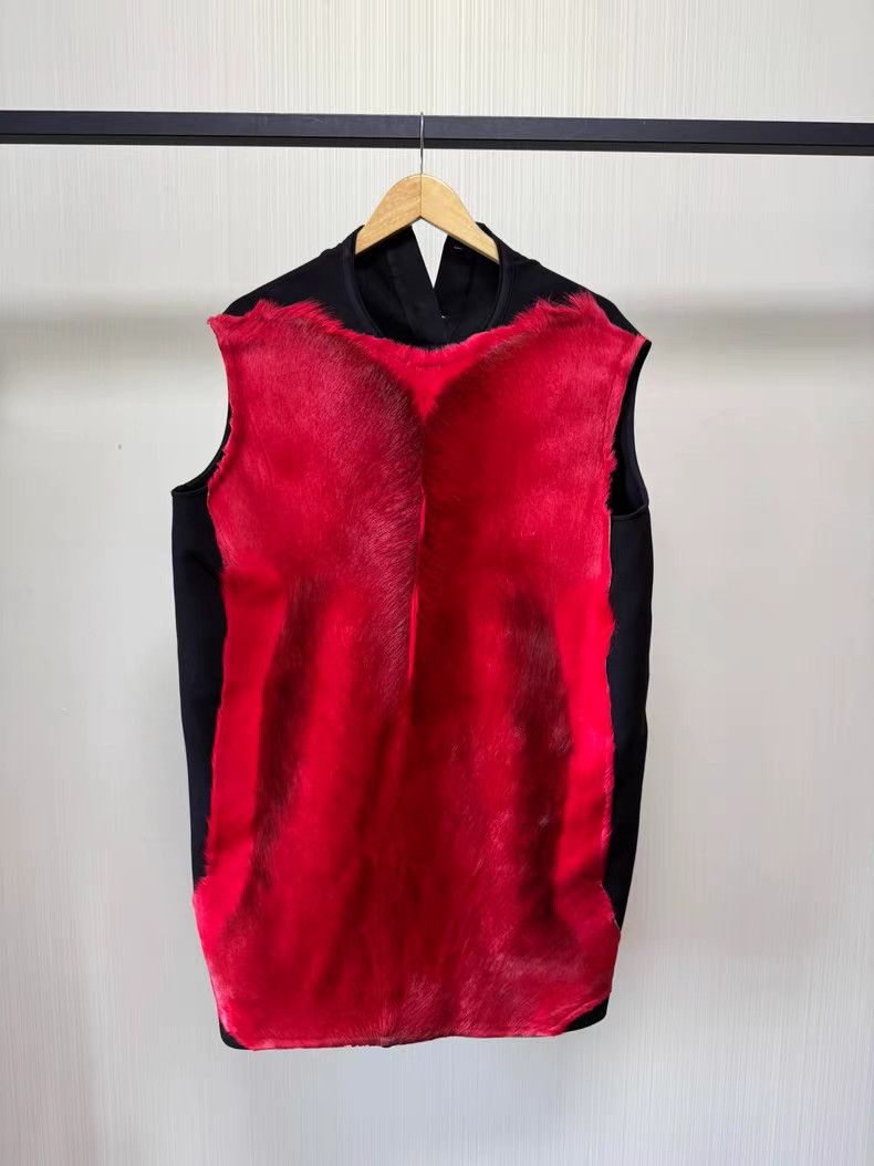Rick Owens Rick Owens Red Horse Hair Paneled Tank Top Q8 Size US S / EU 44-46 / 1 - 1 Thumbnail