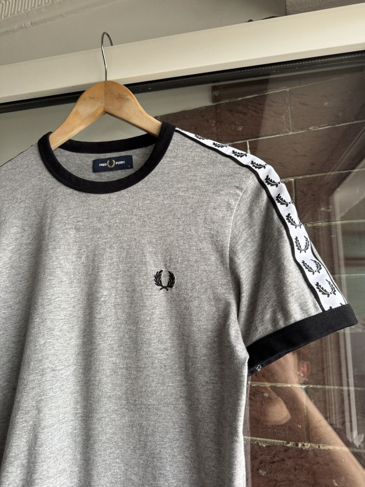 Fred Perry Fred Perry gray lampas tshirt Size US S / EU 44-46 / 1 - 5 Thumbnail