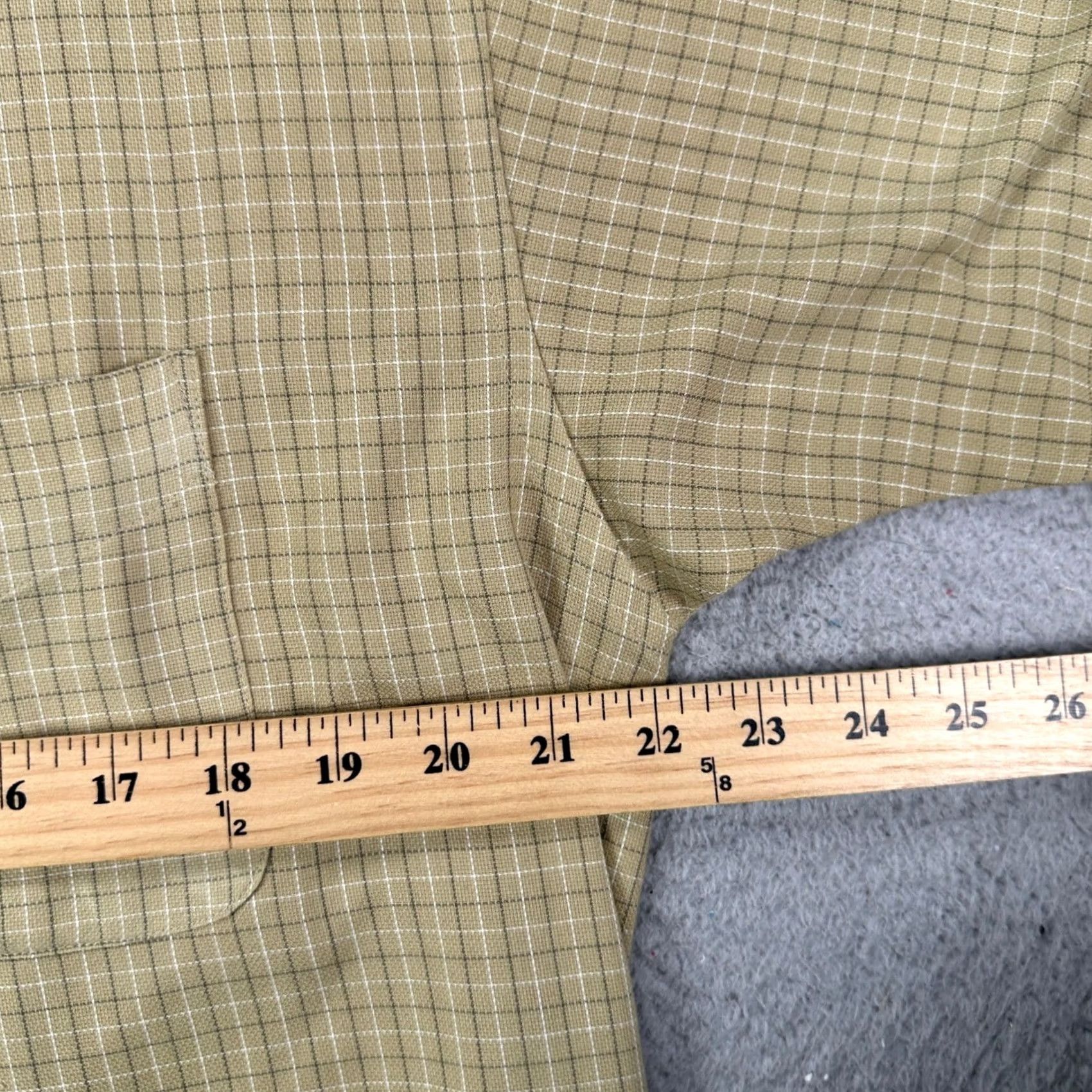 Van Heusen Van Heusen Shirt Dress Mens L 16-16.5 Tan Plaid Button Down Pocket Regular Shirt Size 42R - 7 Thumbnail