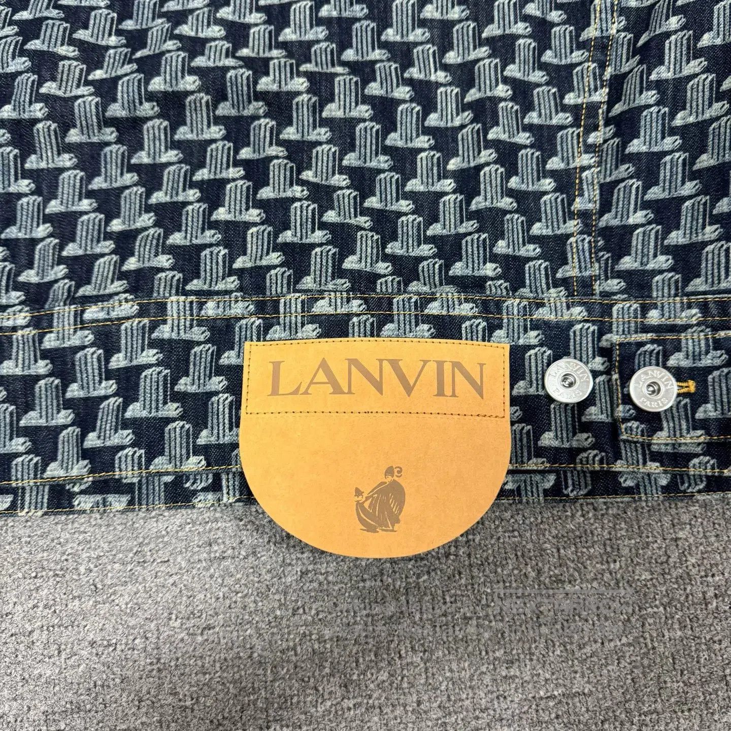 Lanvin Lanvin Full-print old-style design; lapel with single butt Size US L / EU 52-54 / 3 - 5 Thumbnail