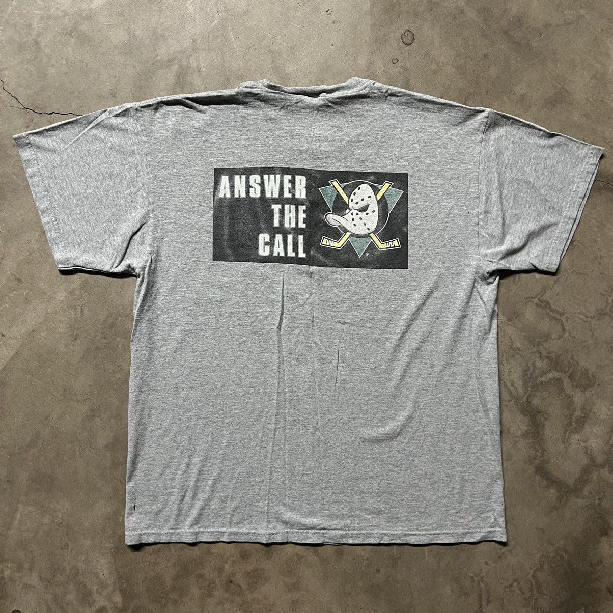 NHL × Vintage Vintage 2001-02 NHL Mighty Ducks Hockey Graphic T-Shirt Size US XL / EU 56 / 4 - 3 Thumbnail