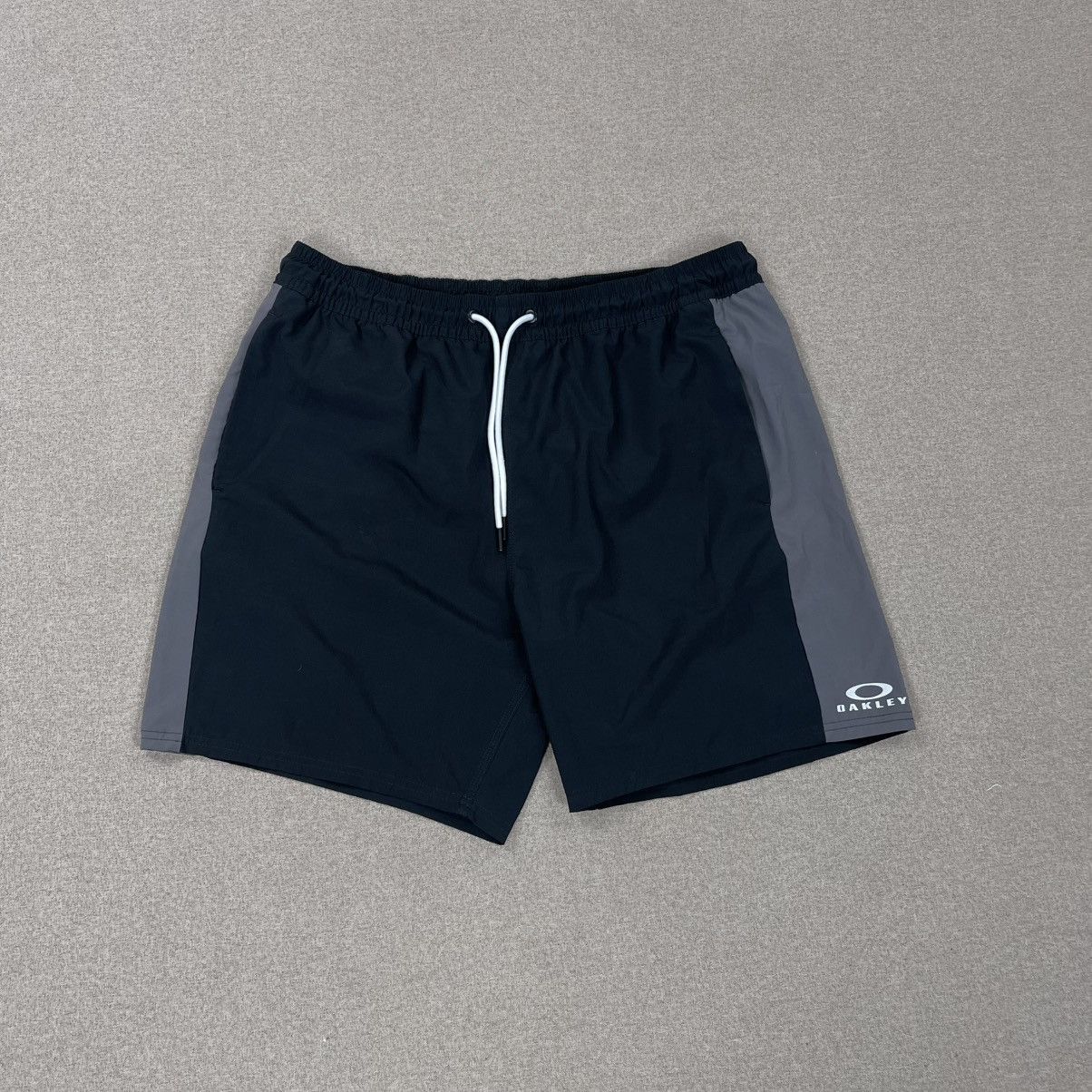 Oakley OAKLEY BLACK GREY SWIM SHORTS SWIMWEAR SURF ONEILL BILLABONG Size US 36 / EU 52 - 2 Thumbnail