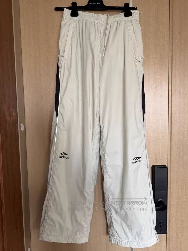 Balenciaga Balenciaga size XS Nylon Embroidered Logo Fleece Trousers Size US 27 - 1 Thumbnail