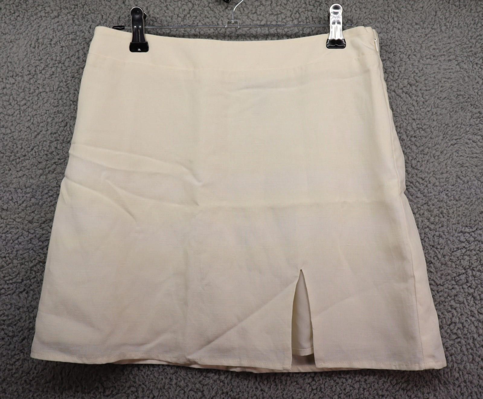 Forever 21 FOREVER 21 Off White A-Line Mini-Skirt XS EUC Size 26" / US 2 / IT 38 - 1 Thumbnail