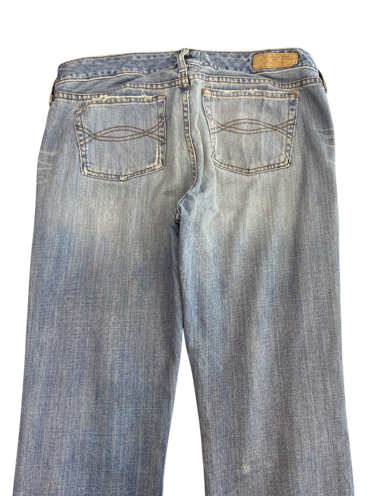 Abercrombie & Fitch Abercrombie & Fitch Faded Wash Style Flare Jeans Size US 32 / EU 48 - 4 Thumbnail