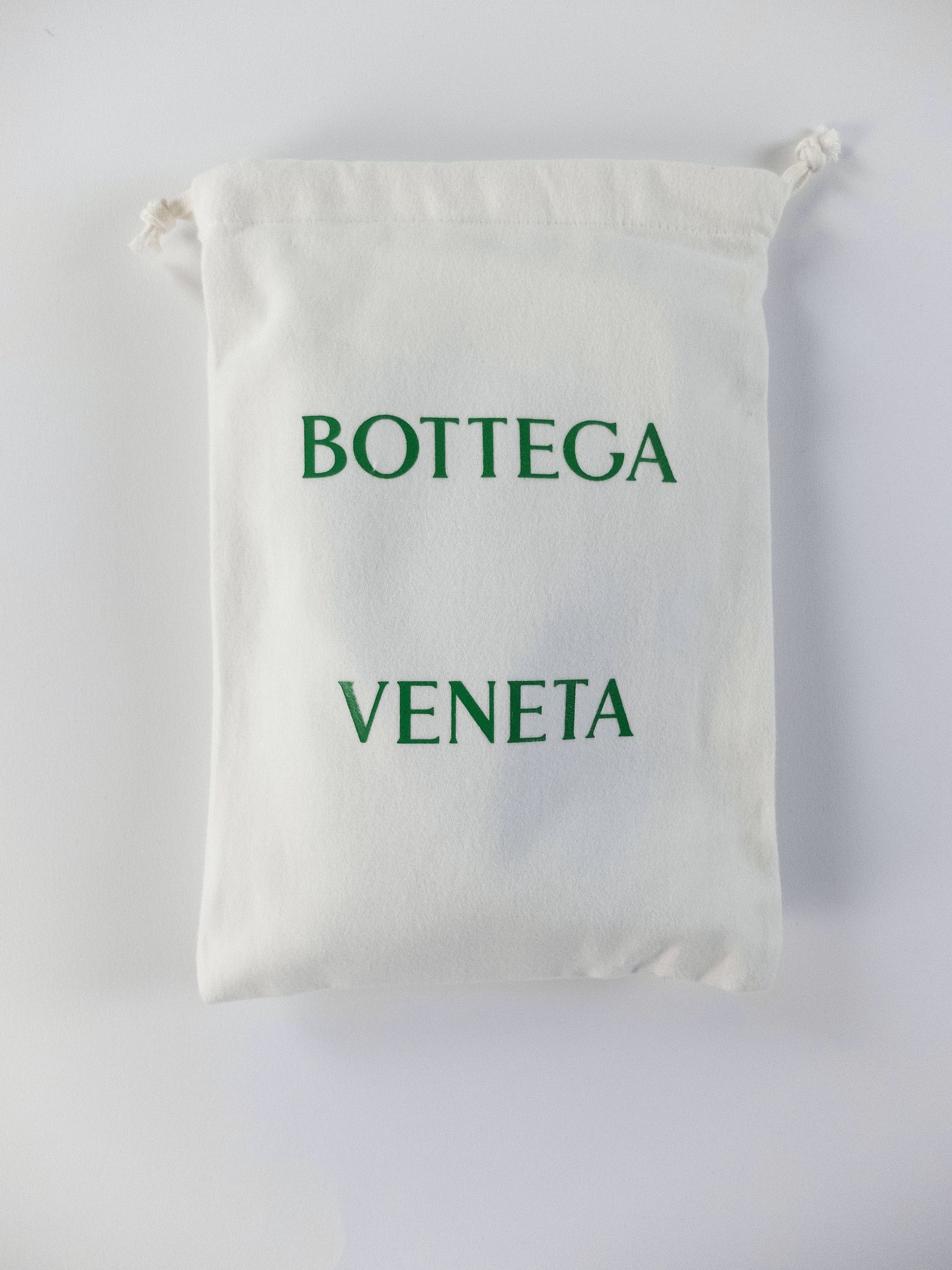 Bottega Veneta BOTTEGA VENETA black soft nappa leather midi gloves Medium q Size ONE SIZE - 7 Thumbnail