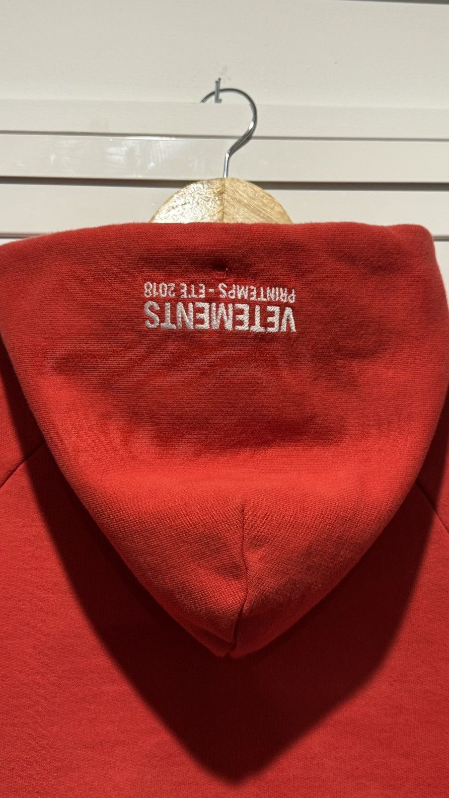 Tommy Hilfiger × Vetements VETEMENTS X TOMMY HILFIGGER 2018 RED HOODIE SM Size US S / EU 44-46 / 1 - 4 Thumbnail