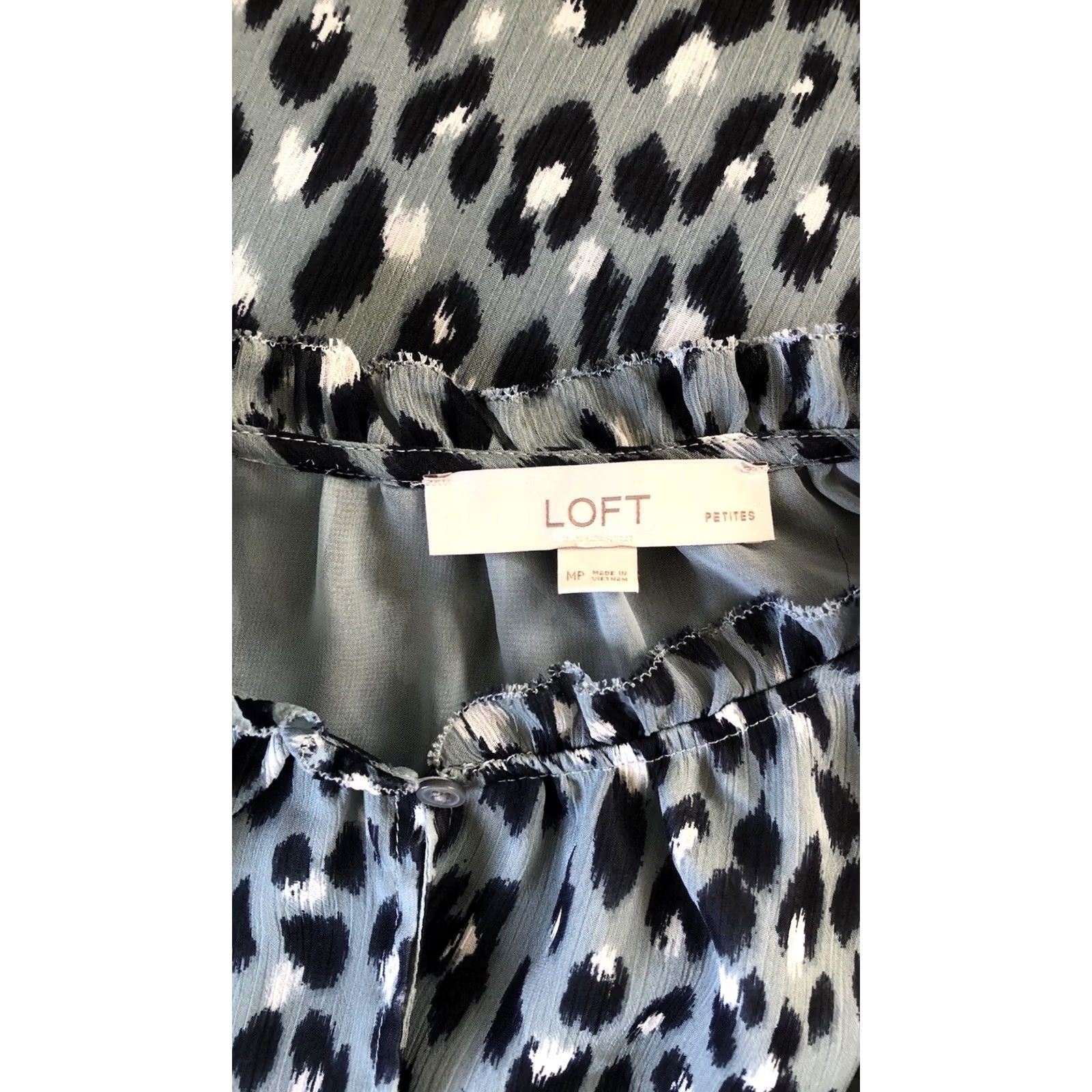 Ann Taylor VINTAGE AnnTaylor loft Blouse Shirt PM Blue Leopard Ruffle Balloon Sleeve 90s Glam Womens Size M / US 6-8 / IT 42-44 - 4 Thumbnail