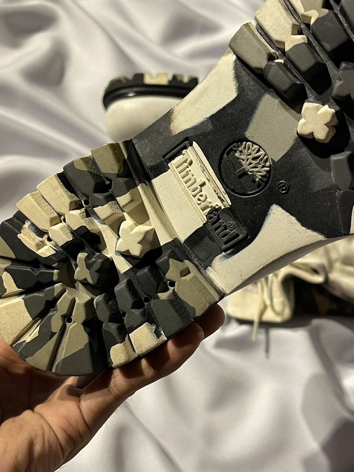 Timberland TIMBERLAND BOOTS WHITE CAMO Size US 7.5 / EU 40-41 - 9 Thumbnail