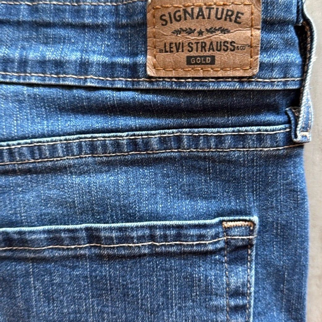 Levi's Levi's Women's Jeans Skinny Denim Shaping 31X28 Blue Signature Totally Shaping God Size 24" / US 00 / IT 34 - 4 Thumbnail