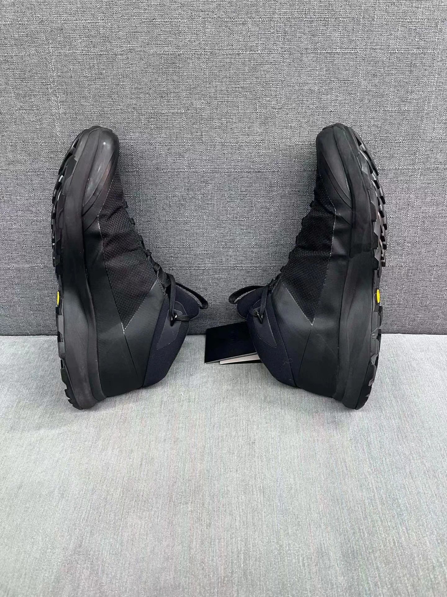 Arc'teryx Arcteryx Aerios FL 2 Mid Hiking Boots Black Gold 41.5 98New Size US 8.5 / EU 41-42 - 5 Thumbnail