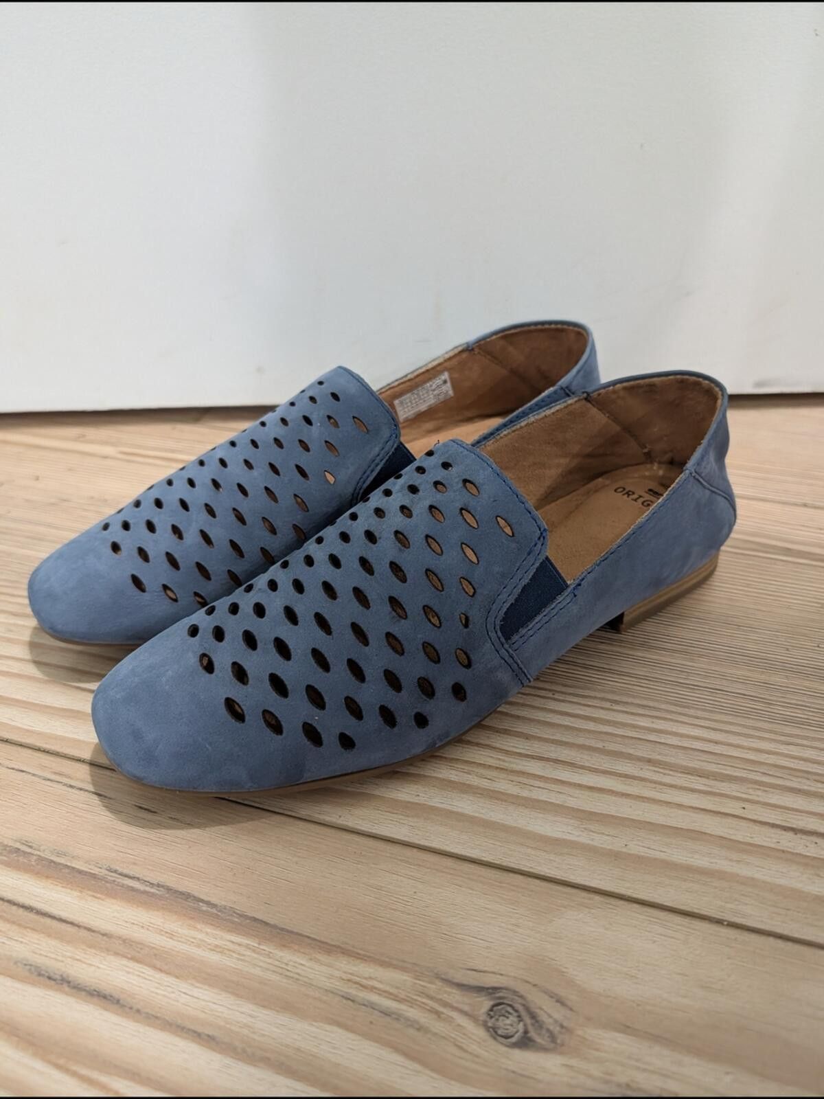 Other Earth Origins Women’s Perforated Blue Suede Slip-On Loafers Size US 10 / IT 40 - 7 Thumbnail