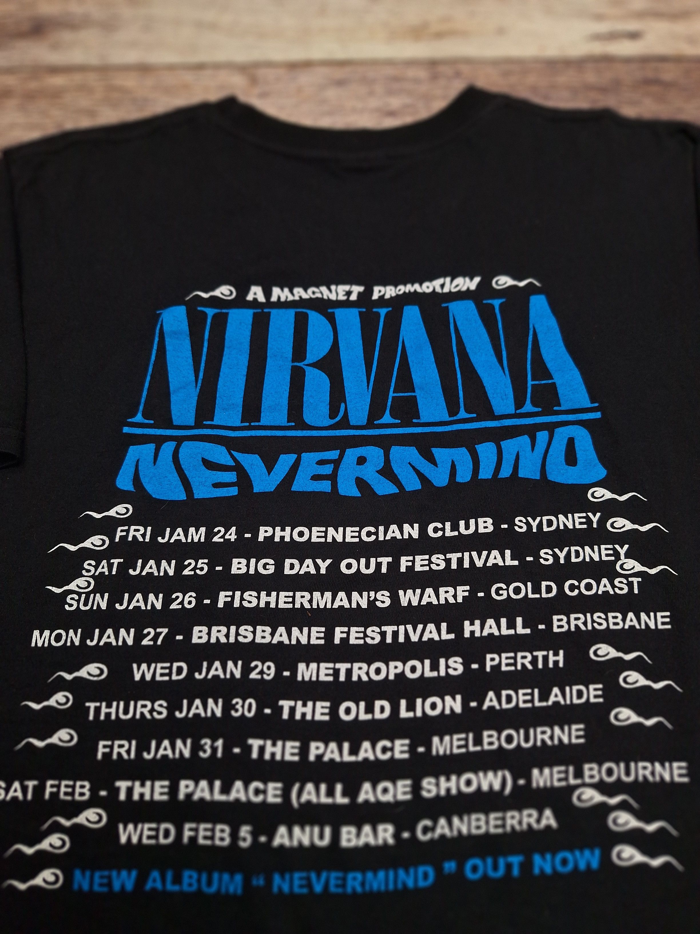 Vintage 🔥RARE🔥 Vintage nirvana 2004 tour magnet promotion tour tee Size US XL / EU 56 / 4 - 7 Thumbnail