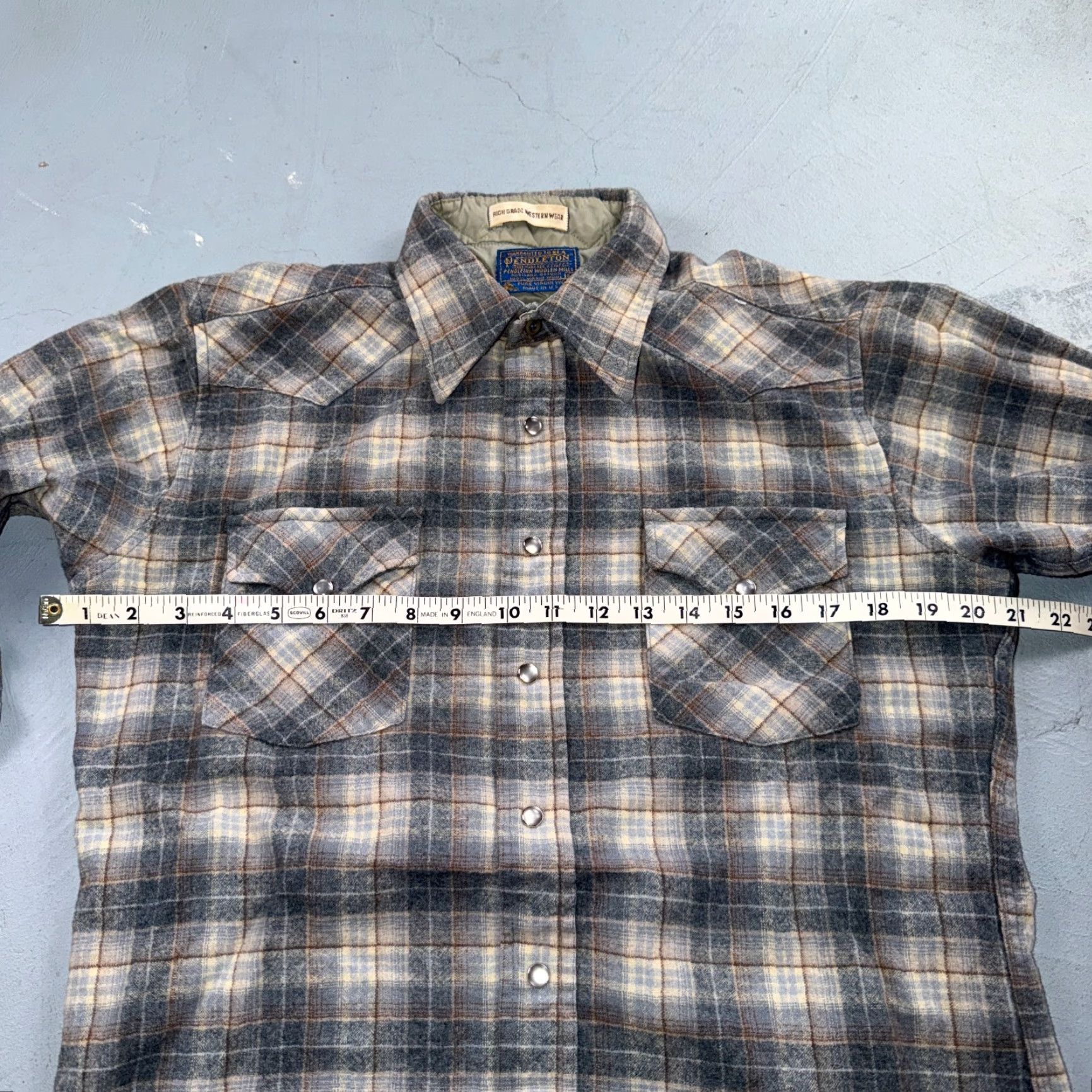 Pendleton VINTAGE Pendleton Shirt Gray 100% Virgin Wool Western Plaid Pearl Snap Button-Up M Men Broadway? Size US M / EU 48-50 / 2 - 6 Thumbnail