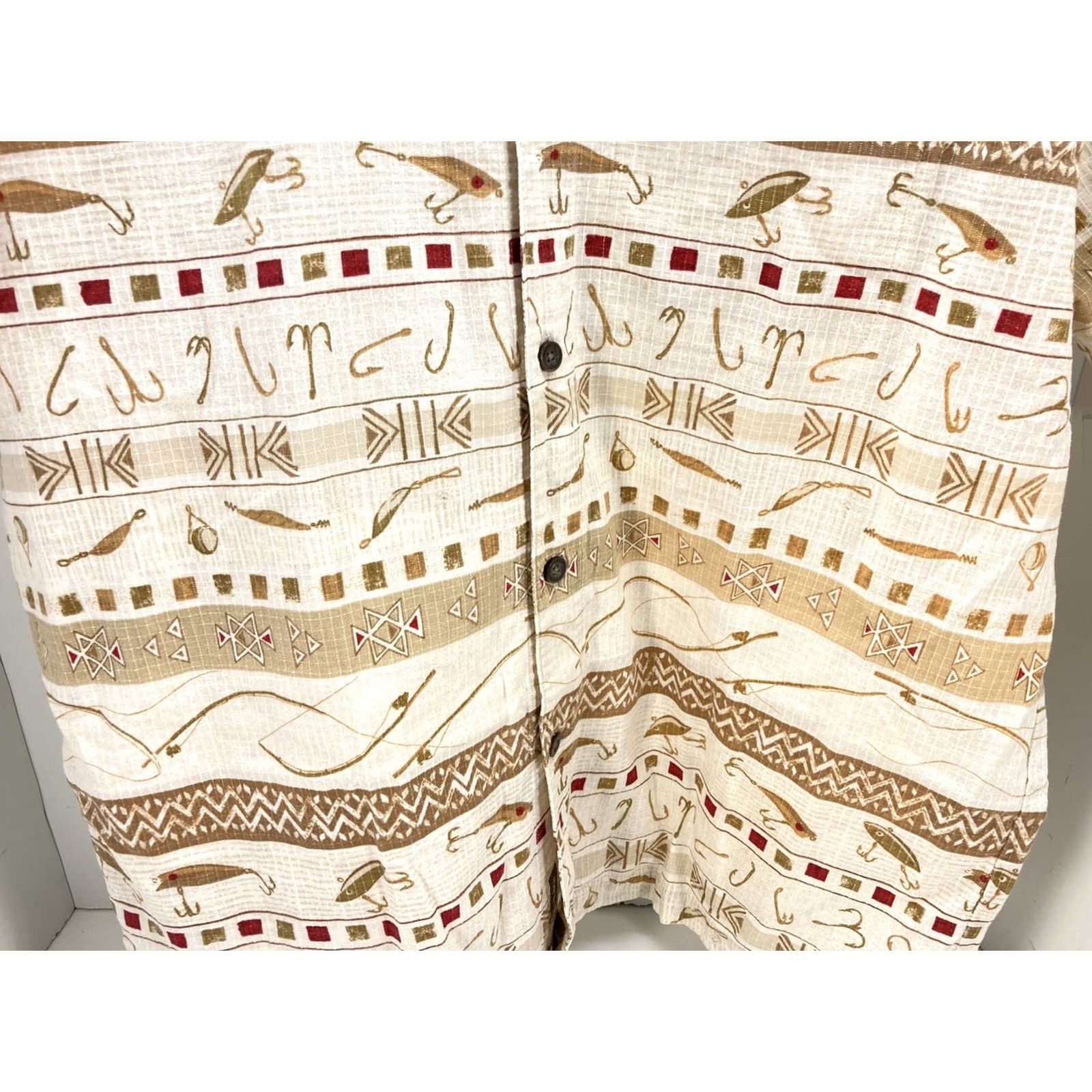 Vintage Woolrich Shirt Mens Short Sleeve Button-Up Fish Lure Hooks All Over Print Size LARGE Beige Cotton Regular Button-Down Collar Men Fish Theme Size US 33 - 3 Thumbnail
