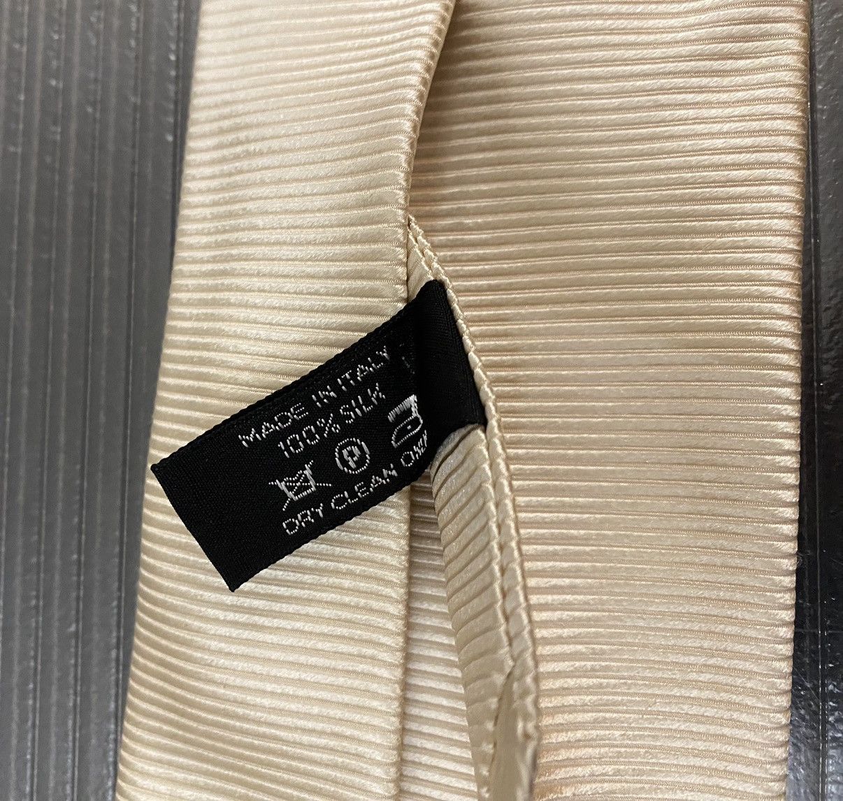 Tom Ford Tom Ford 🇮🇹 silk twill cream necktie nwot Size ONE SIZE - 4 Thumbnail