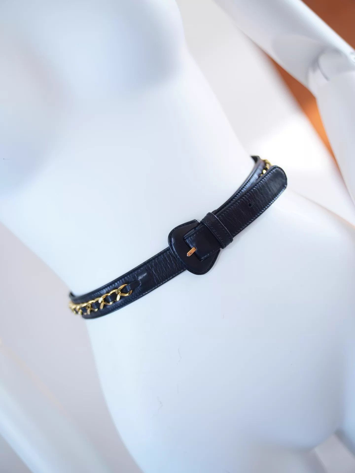 Chanel Chanel Vintage Black & Gold Leather Belt Size ONE SIZE - 1 Thumbnail