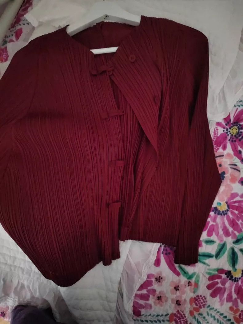 Issey Miyake Issey Miyake size:4 A dark red pleated long-sleeved cardig Size M / US 6-8 / IT 42-44 - 2 Thumbnail