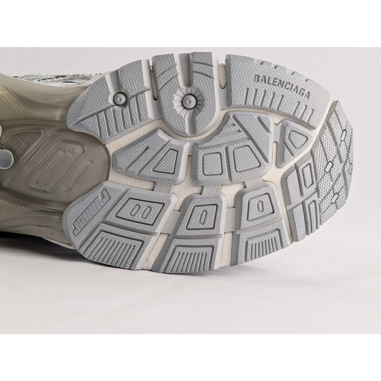 Balenciaga o1rshd1 Upper Mesh Rubber Metallic Runner in Silver/Grey Size US 12 / EU 45 - 8 Thumbnail