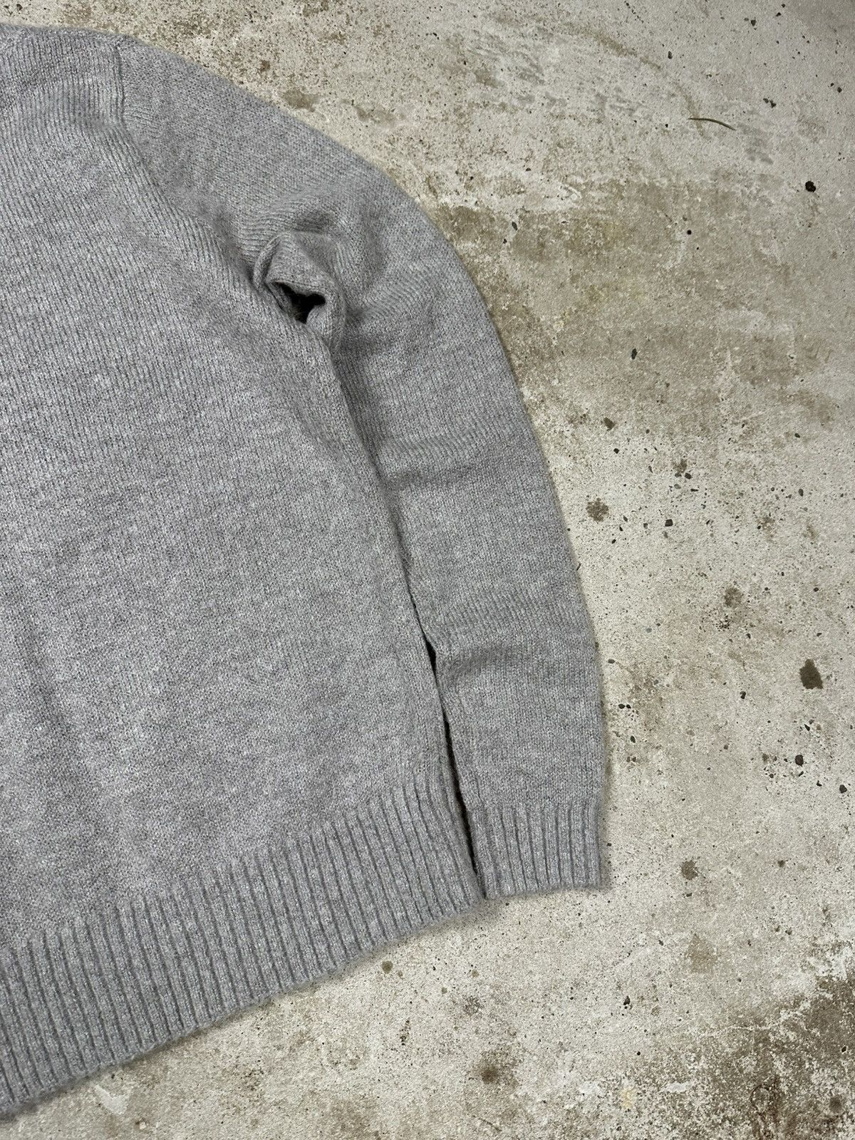 Tommy Hilfiger × Vintage Vintage Y2K Tommy Hilfiger Grey US Flag Sweater Jumper Size US S / EU 44-46 / 1 - 11 Thumbnail