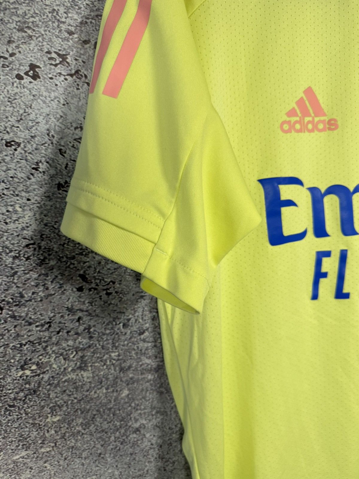 Adidas × Vintage Vintage Arsenal 2020 Adidas Pre match Jersey Blokcore S sz Size US S / EU 44-46 / 1 - 6 Thumbnail