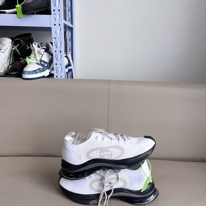 Gucci Gucci RUN Knit Fashion Sneakers for Men - Size US 10.5 / EU 43-44 - 6 Thumbnail