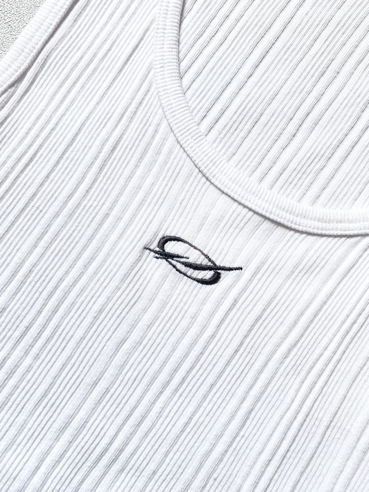If Six Was Nine 51 PERCENT IRREGULAR EMBROIDERY LOGO SLEEVELESS WHT Size US XL / EU 56 / 4 - 11 Thumbnail